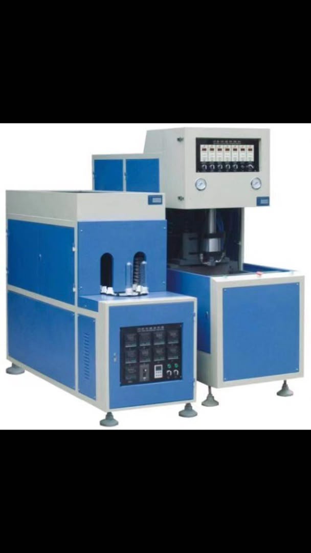Semi-automatic PET bottle blow molding machine